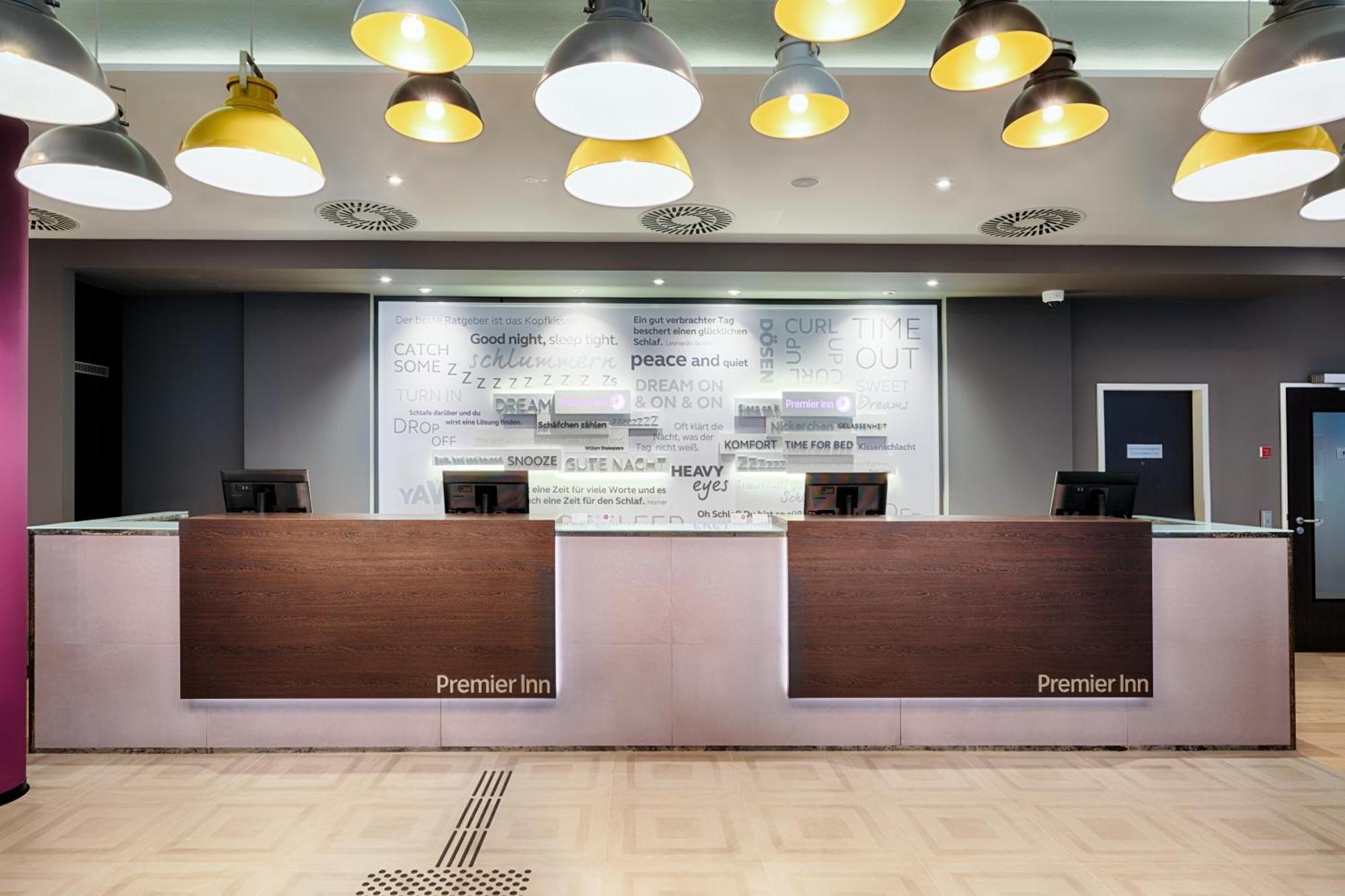Premier Inn Duesseldorf City Friedrichstadt Exteriör bild
